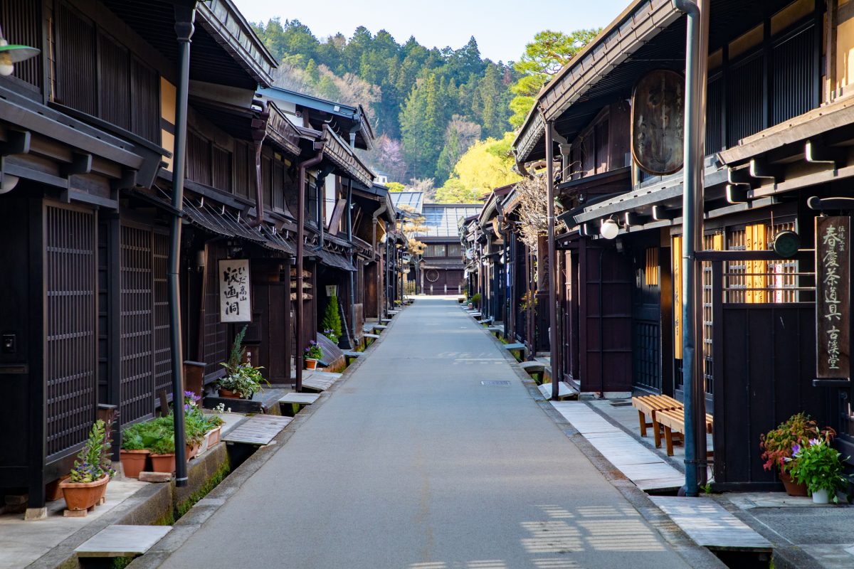 白川郷合掌造りと高山市内観光 | 観光タクシー